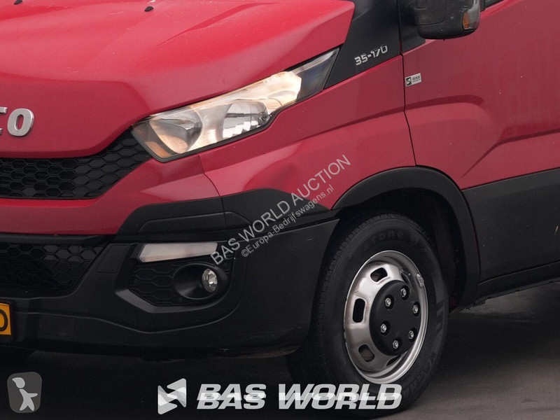Véhicule utilitaire Iveco 35C17