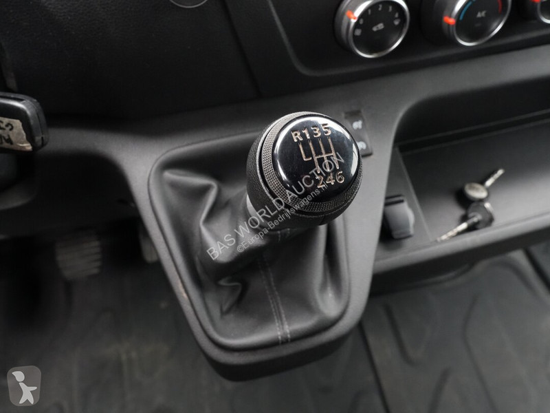 Furgoneta Renault 135PK