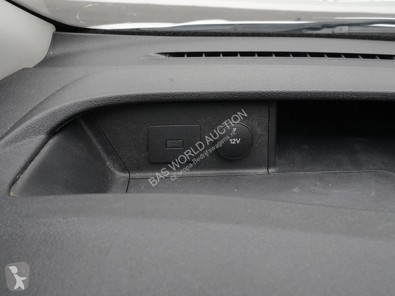 Véhicule utilitaire Ford 130PK