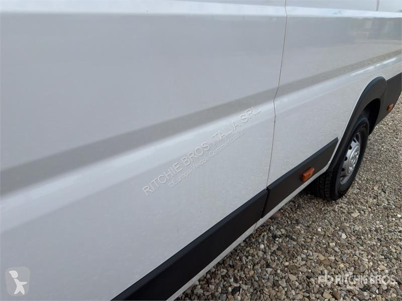 Véhicule utilitaire Opel 2.2