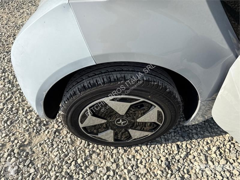 Лекотоварен автомобил  XEV Yoyo