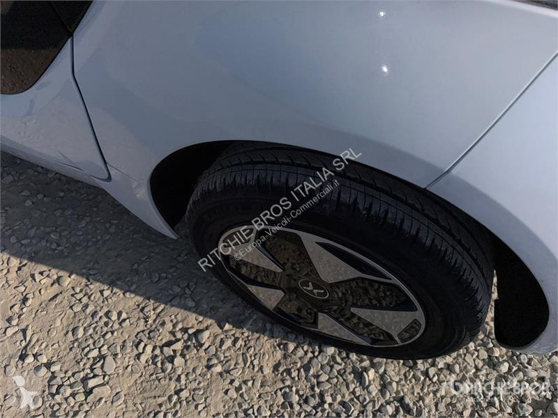 Лекотоварен автомобил  XEV Yoyo