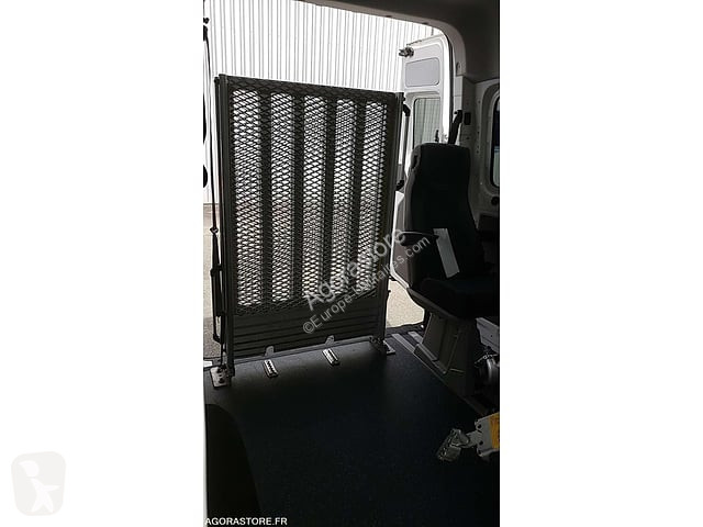 Véhicule utilitaire