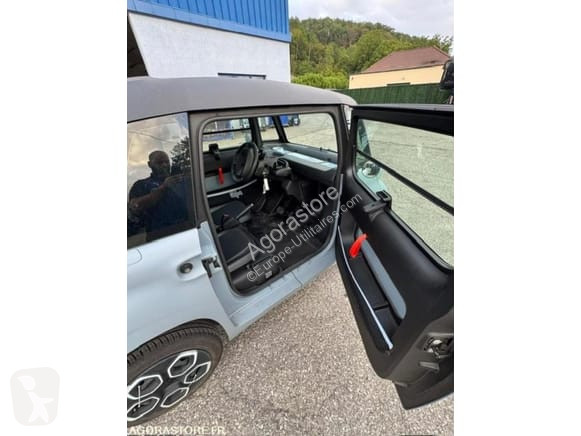 Véhicule utilitaire