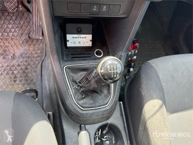 Комерційні автомобілі Volkswagen Cargo Van