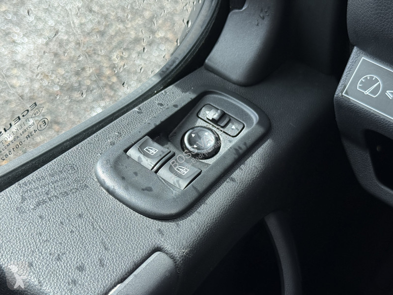 Лекотоварен автомобил Renault Plancher T35 2.3...