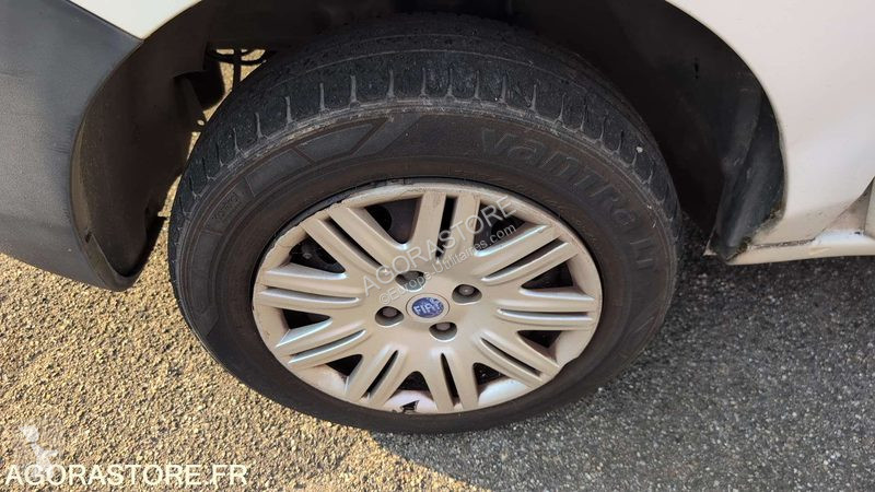 Лекотоварен автомобил Fiat DOBLO