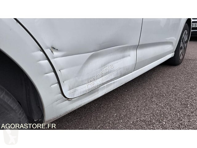 Коммерческий автомобиль