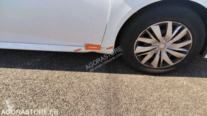Véhicule utilitaire Peugeot 208