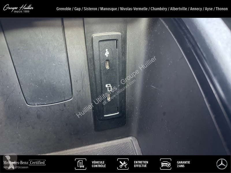 Véhicule utilitaire Mercedes 300 d 4MATIC...