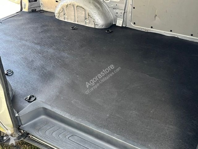 Véhicule utilitaire Mercedes VITO