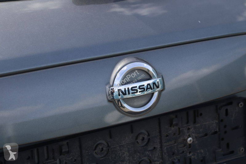 Nissan  van