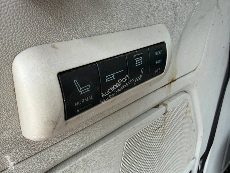 Chrysler 2.8 CRD Limited van