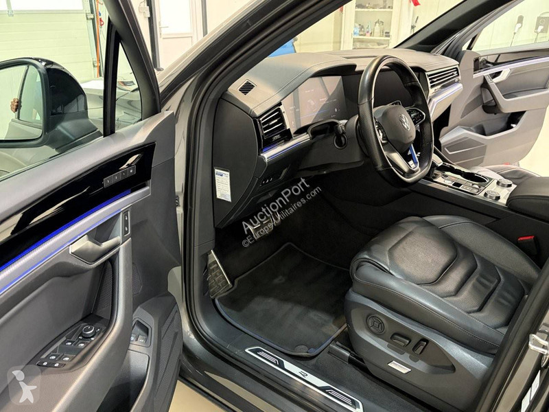 Volkswagen R van