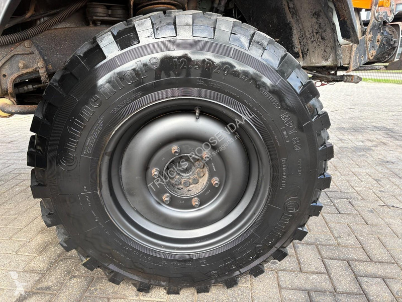 Samochód dostawczy Unimog + 4X4 + BJ 1977 +...