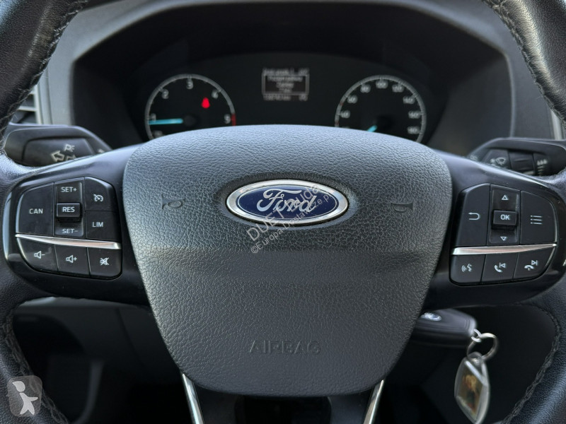 Samochód dostawczy Ford