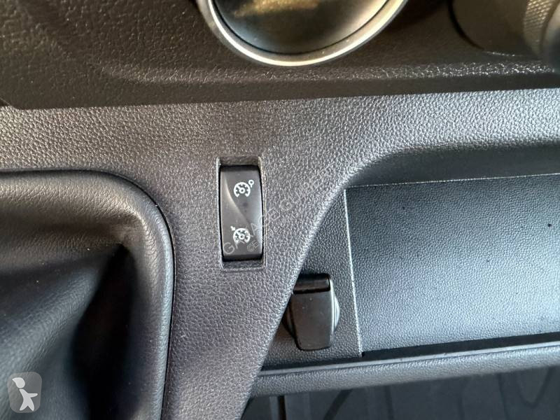 Véhicule utilitaire Renault RJ 3T500 130 CONFORT