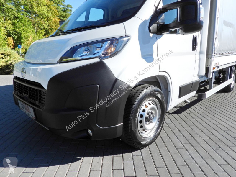 Samochód dostawczy Toyota MAX