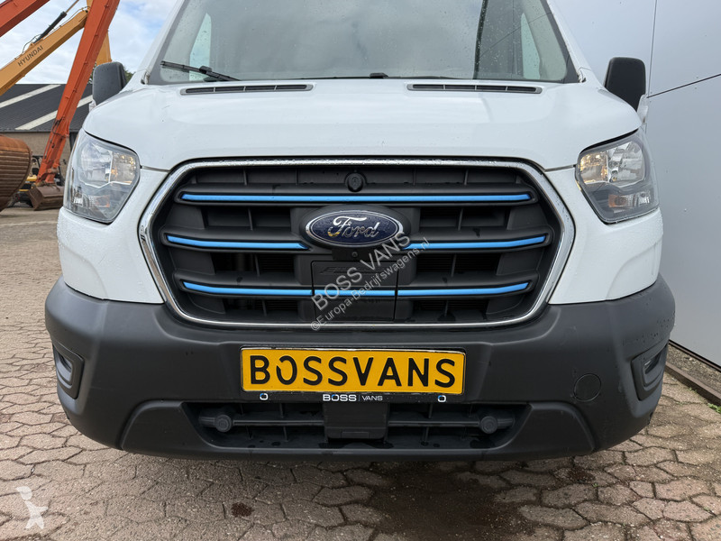 Samochód dostawczy Ford 68kWh 184PK L2H2 317km...