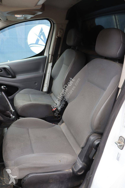 Véhicule utilitaire Peugeot 120 L1 1.6HDIF...