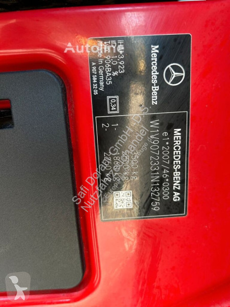 Mercedes 317 van