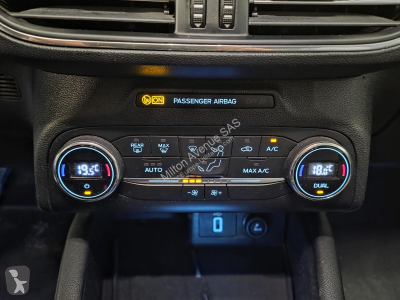 Véhicule utilitaire Ford FOCUS 1.0 EcoBoost...