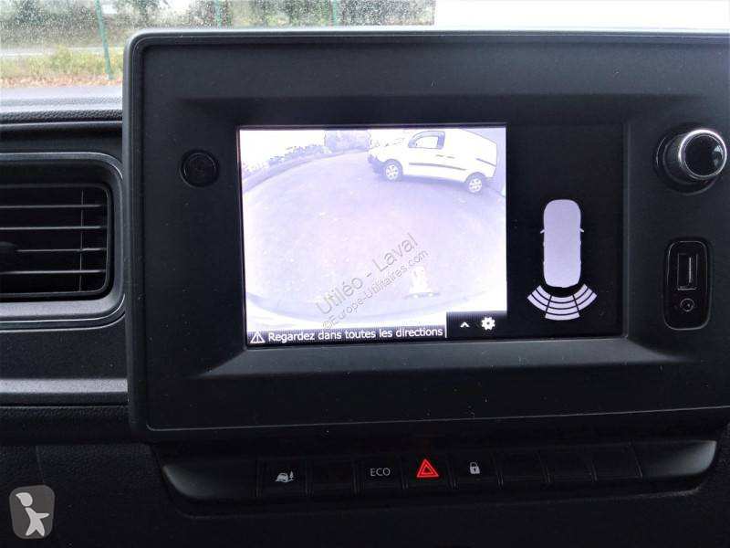 Véhicule utilitaire Renault F3500 L2H2 2.3 DCI...