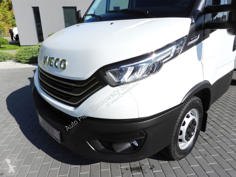 Véhicule utilitaire Iveco 35S16 DAILY