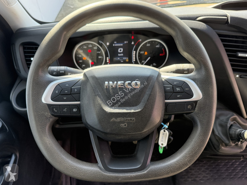 Véhicule utilitaire Iveco 35C14 2.3