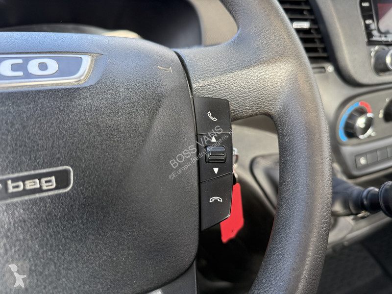Véhicule utilitaire Iveco 35C12 2.3