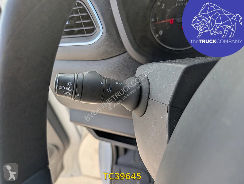 Véhicule utilitaire Renault 2.3 DCI KOFFER MET...