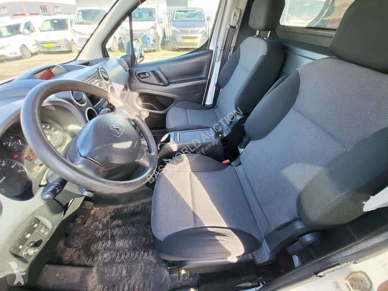Véhicule utilitaire Peugeot 99pk