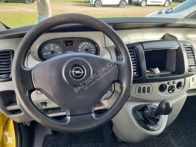 Véhicule utilitaire Opel 90PK