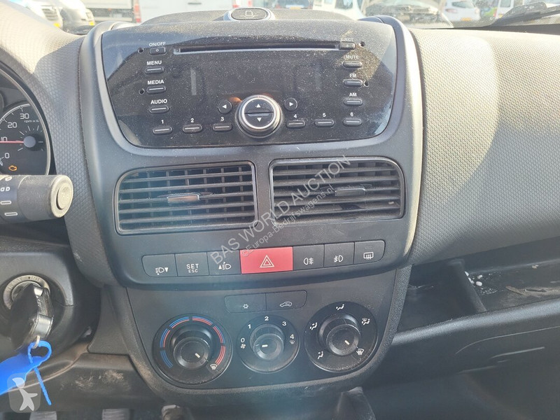 Véhicule utilitaire Fiat 90pk Doblò