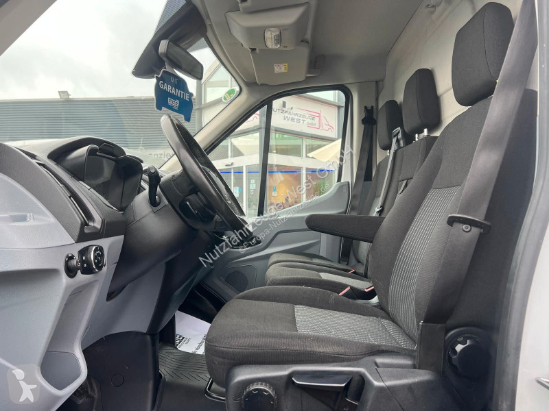 Véhicule utilitaire Ford 350 L4H3...
