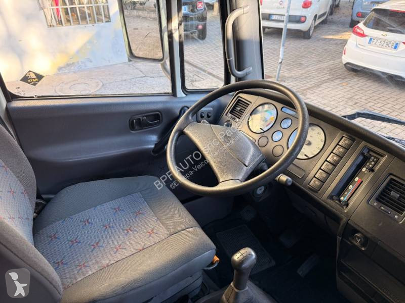 Nissan 120.35 van