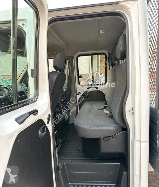 Renault master van
