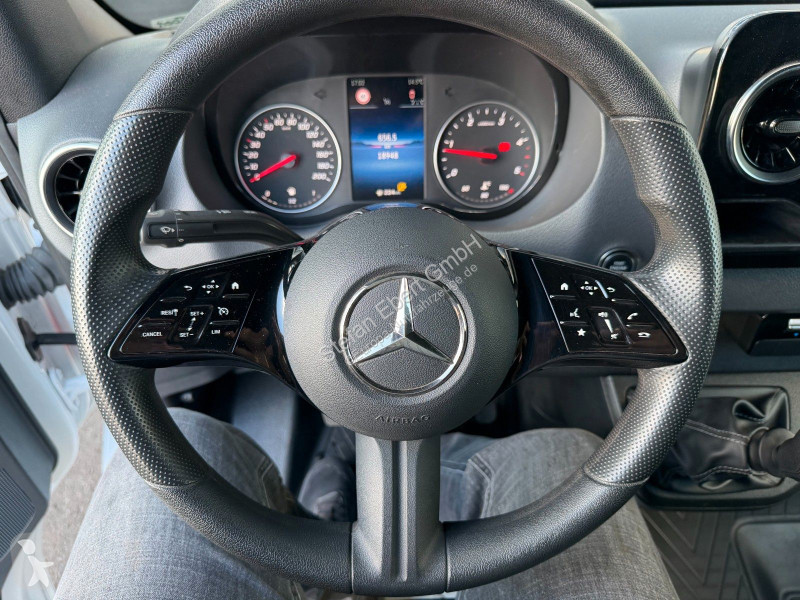 Furgoneta Mercedes 317 CDI Werkstatt-Regal...