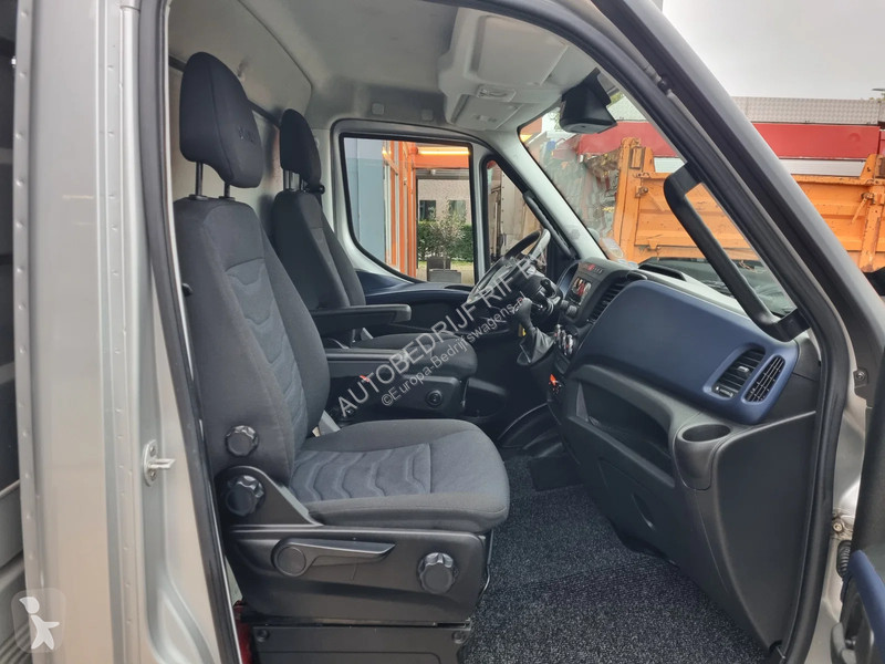Furgoneta Iveco 65C18 3.0D Open Laadbak 6M...
