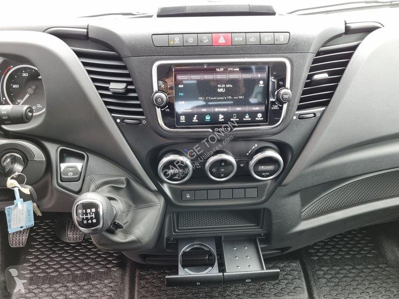 Furgoneta Iveco  DAILY 35-180 PLATEAU 4.40m