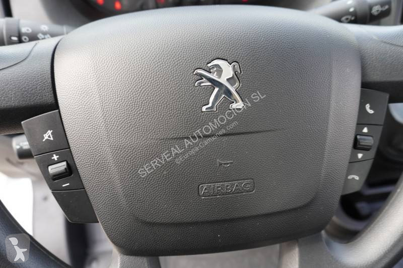 Véhicule utilitaire Peugeot