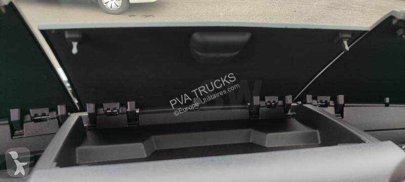 Véhicule utilitaire Iveco FGN 35 C 13 V20 H3...