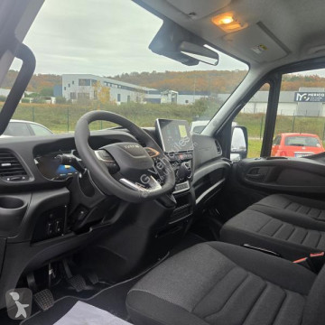 Grúa de asistencia Iveco nueva