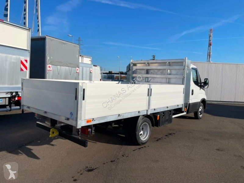 Véhicule utilitaire Iveco 35C16 160CV 3L...