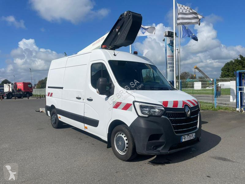 Autoutilitară Renault 2.3 DCI 145