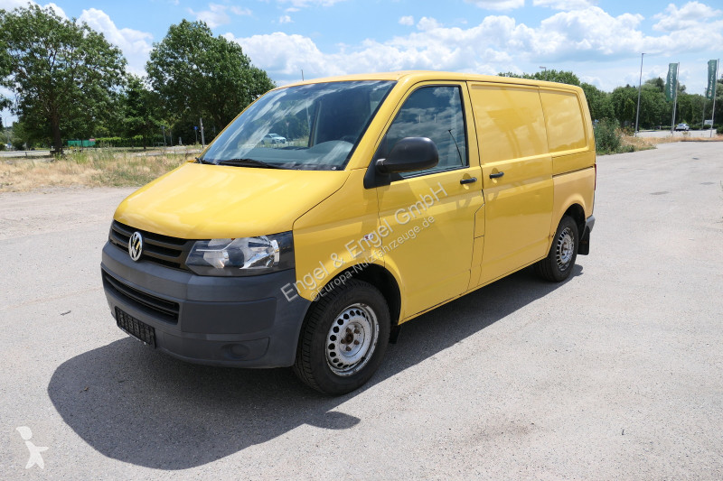 Лекотоварен автомобил Volkswagen T5 Transporter...