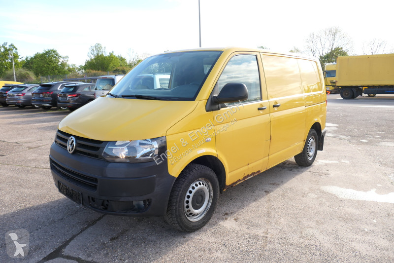 Лекотоварен автомобил Volkswagen T5 Transporter...