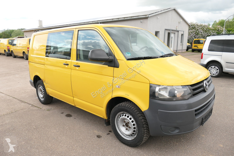 Лекотоварен автомобил Volkswagen T5 Transporter...
