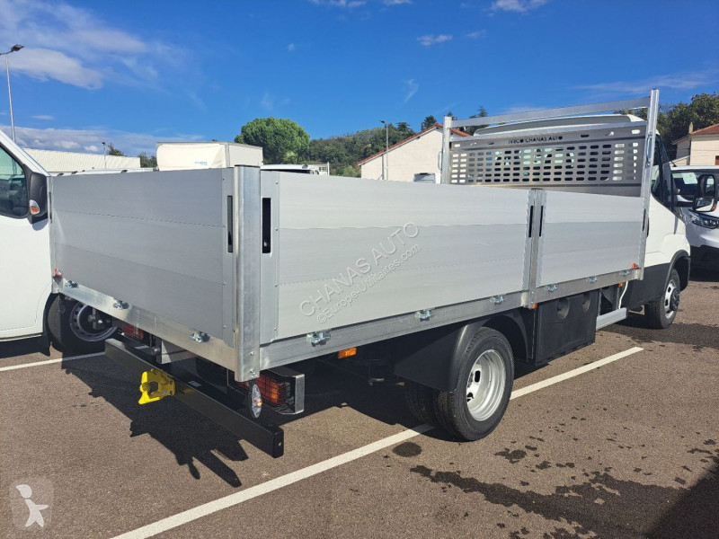 Véhicule utilitaire Iveco 35C16 160CV 3L...