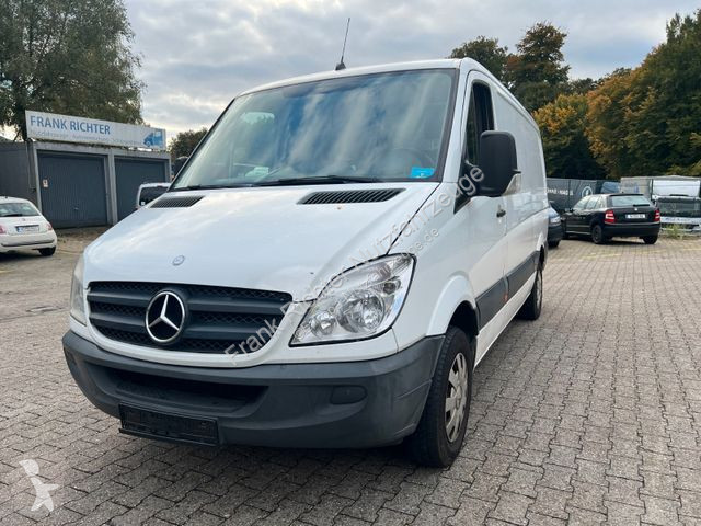 Véhicule utilitaire Mercedes 215CDI...